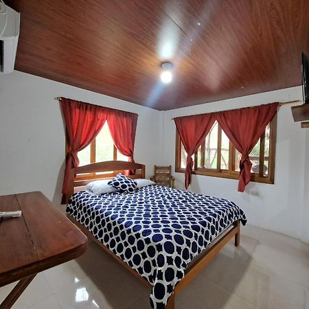 Casa Albura Hotel Puerto López Екстериор снимка
